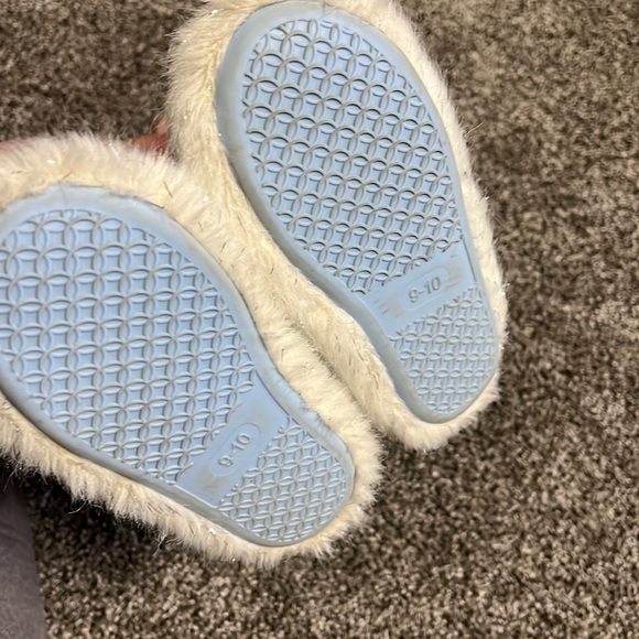 Kids slippers/boots - Picture 2 of 3